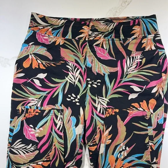 🥳💐TERRA & SKY Jeans, Black Flowered, Size 14W - Picture 4 of 7